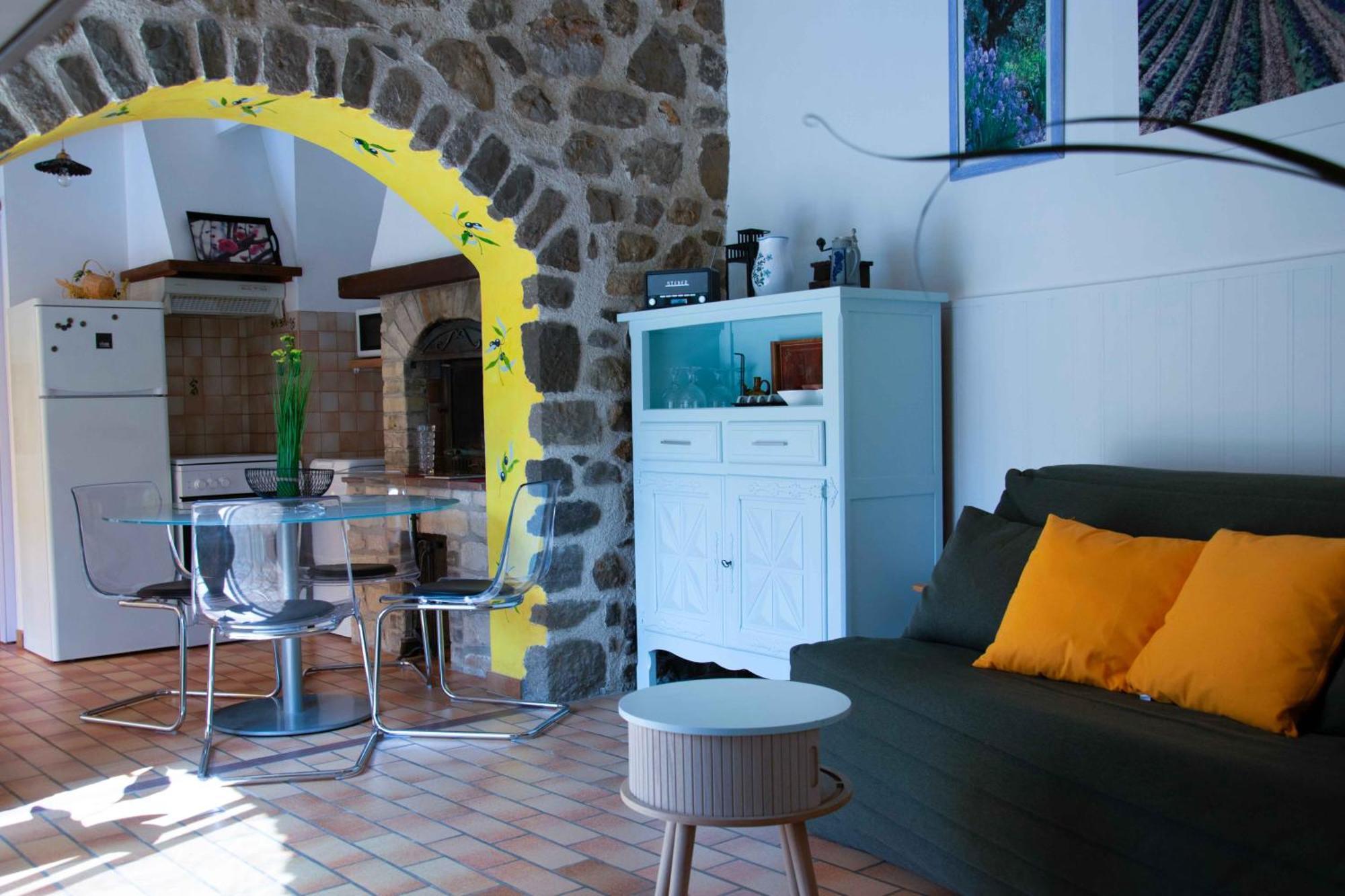 Les Grands Pres Des Baronnies Guest House La Roche-sur-le-Buis Exterior photo